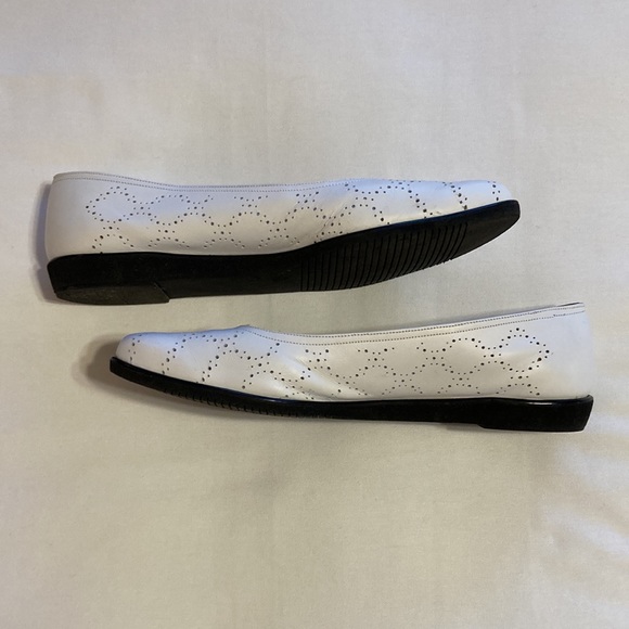 Salvatore Ferragamo white shoes. Made in Italy. - Picture 6 of 12